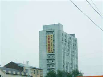 Картинка. Брандмауэр на стене здания (брендмауер). Примеры рекламы на брандмауэрах. Изготовление и монтаж.